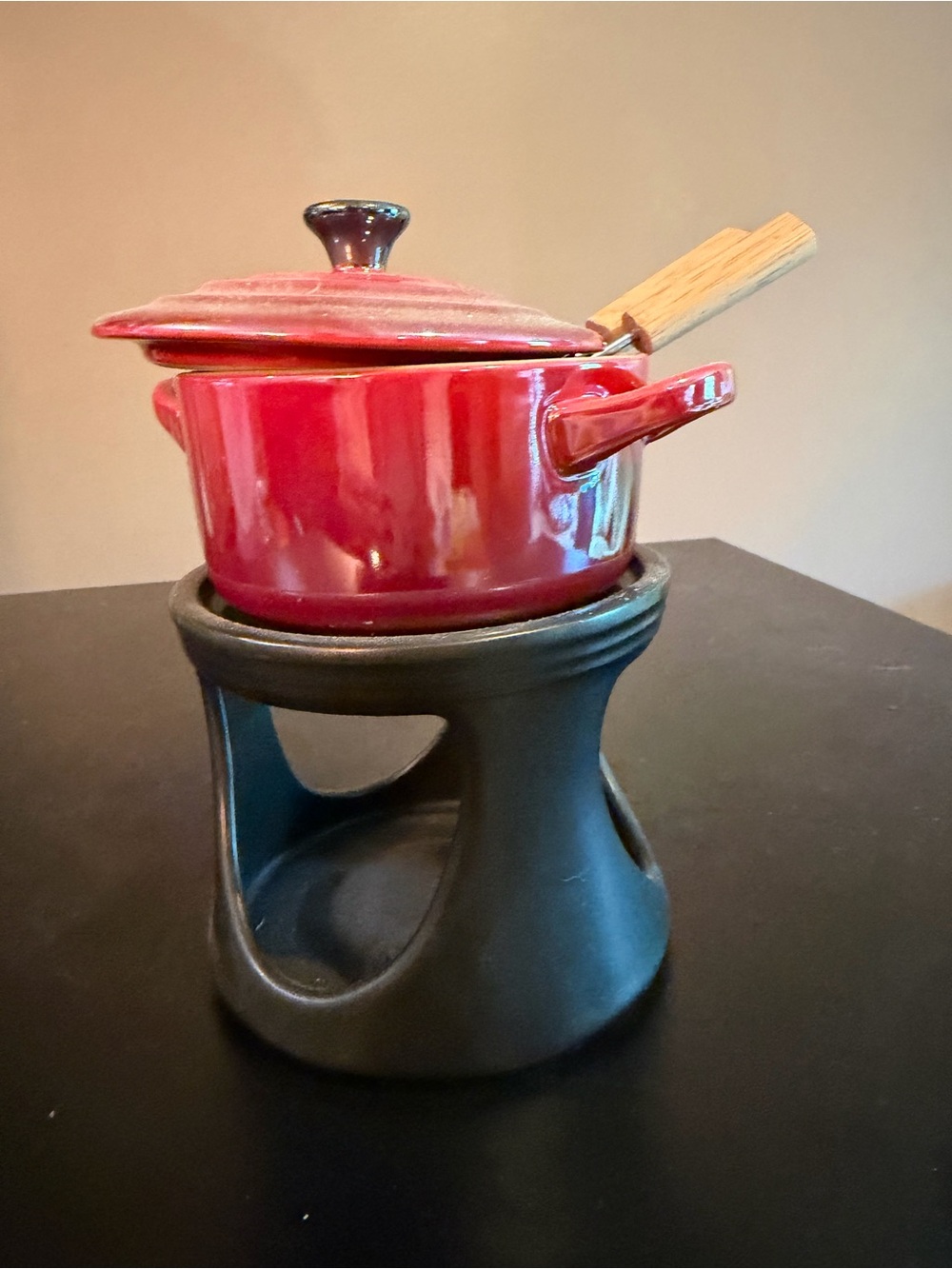 Creuset mini metallic red Ceramic Fondue Pot with Lid and forks